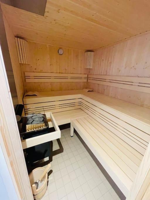 דאהמה Apartment Diekblk Mit Pool מראה חיצוני תמונה